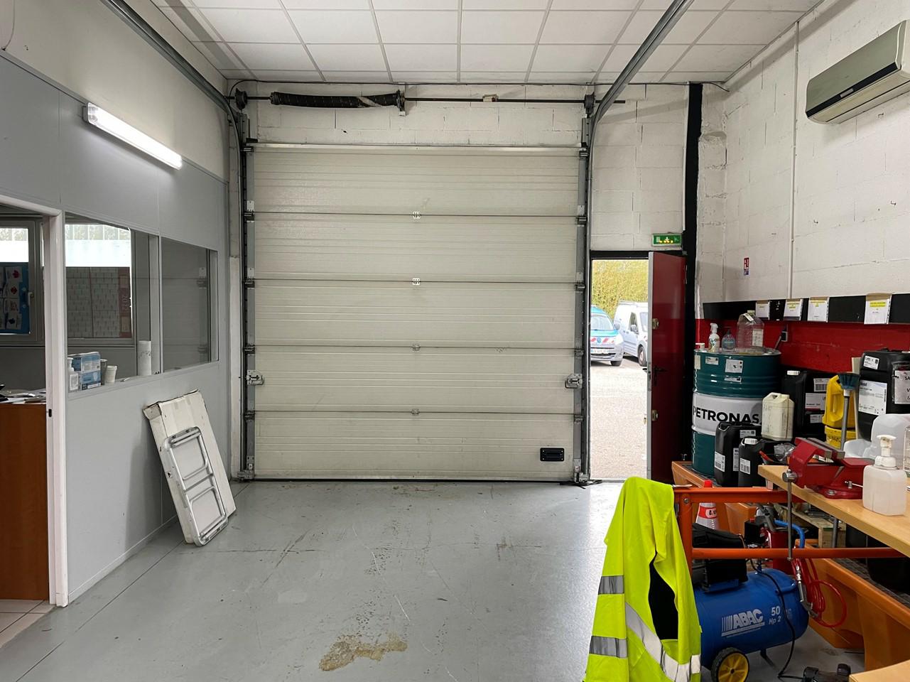 Local d'activité Vénissieux 866m² Location local d'activité Vénissieux Rhône OLACT2203755 1
